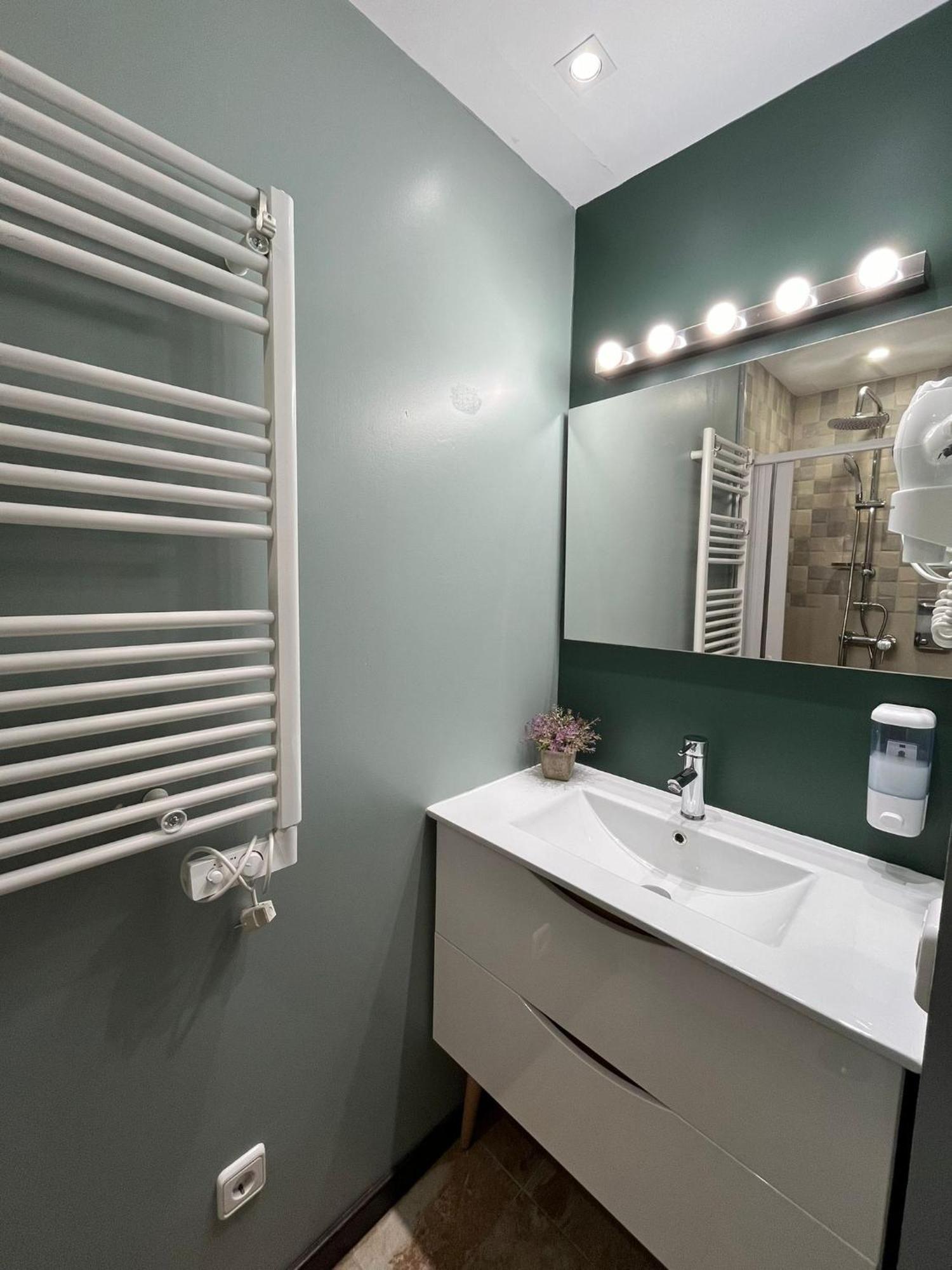Homelikes Madrid Bagian luar foto